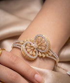 Golden Bloom Luxe Bracelet (Fits Sizes 2.2 & 2.4)