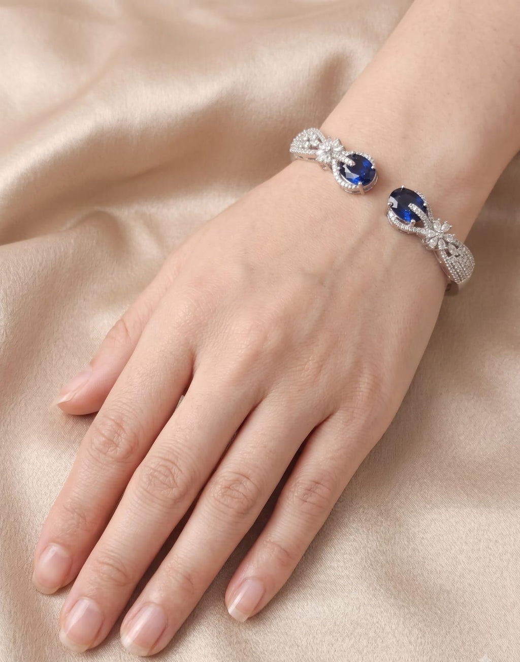 Sapphire Royale Front-Openable Bracelet