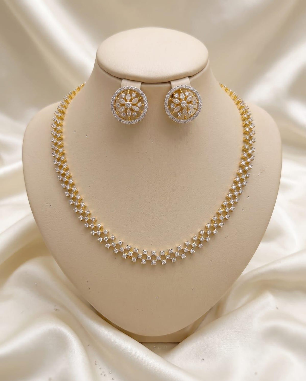 Golden Luxe Sleek AD Necklace Set