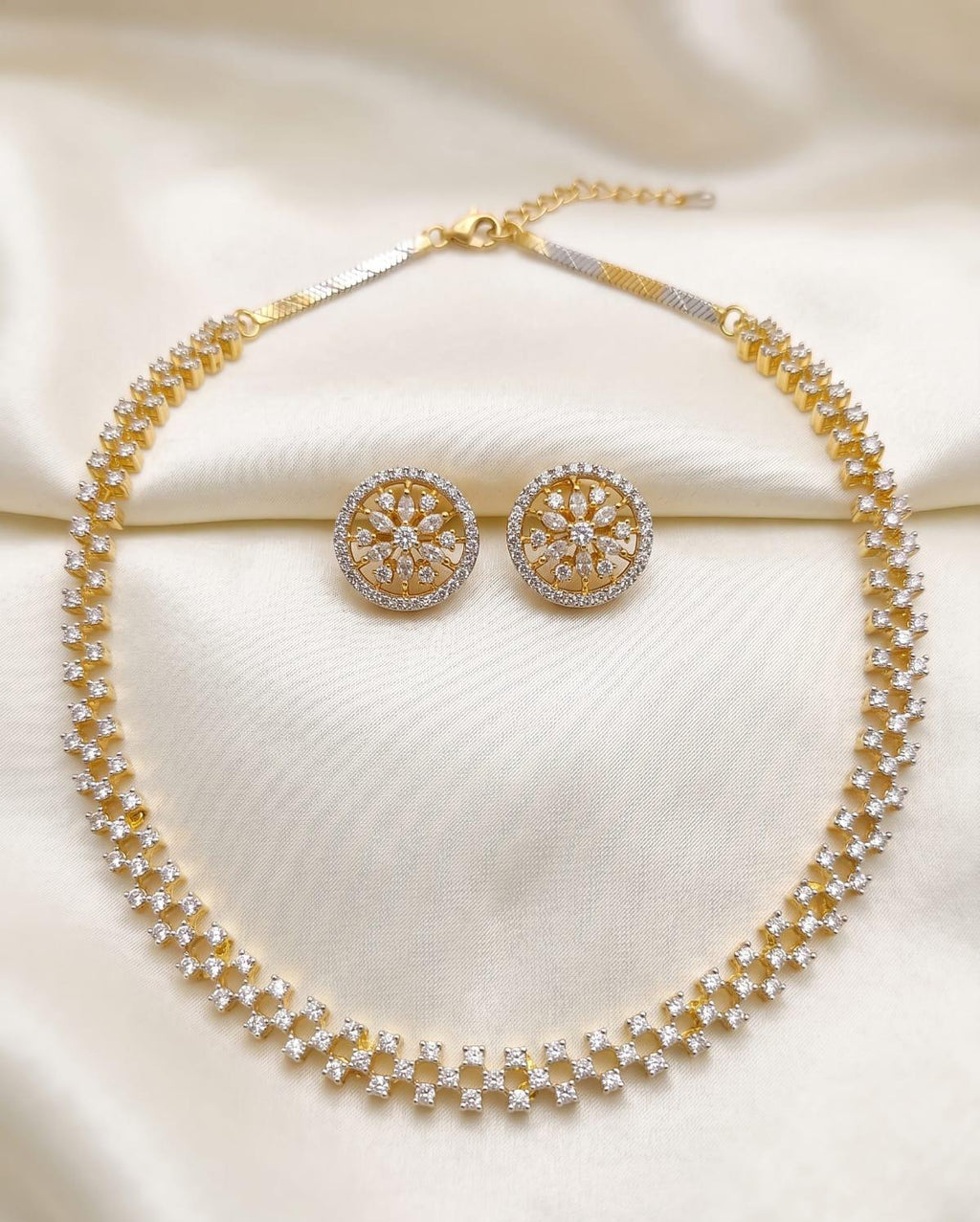 Golden Luxe Sleek AD Necklace Set