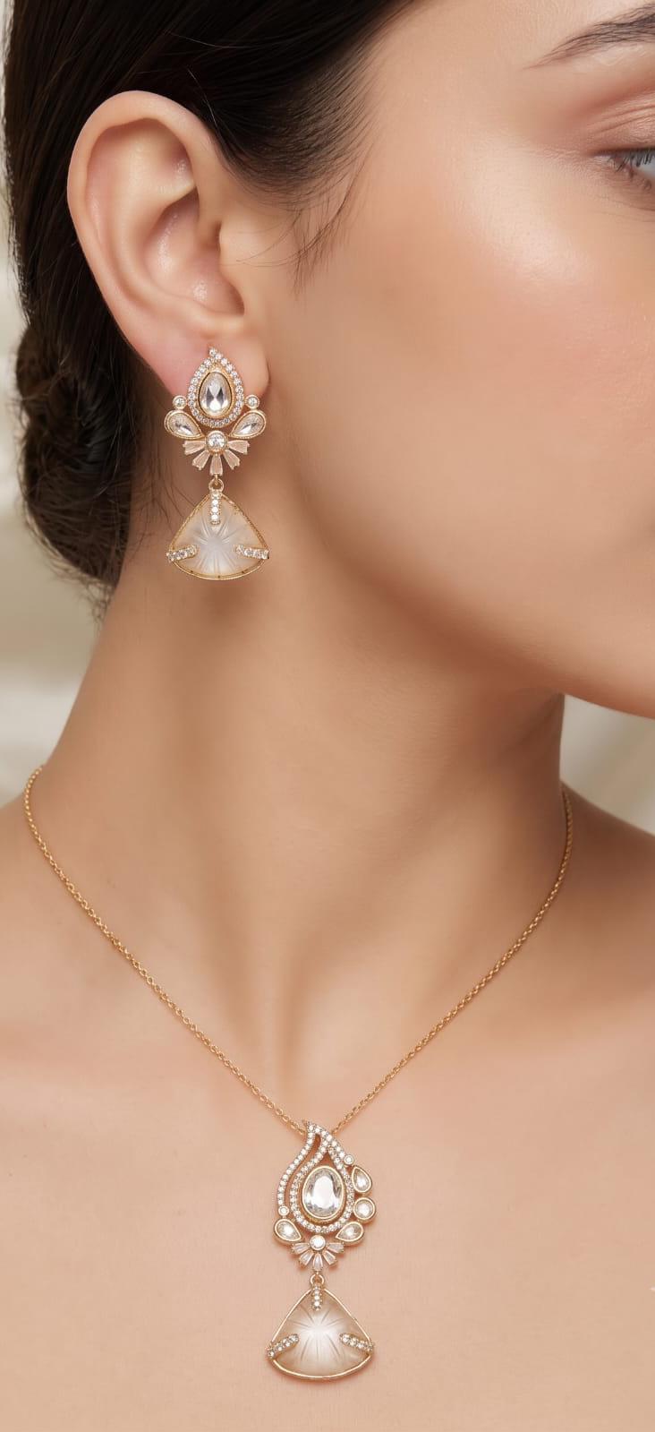 Elegant Mother of Pearl Pendant Set
