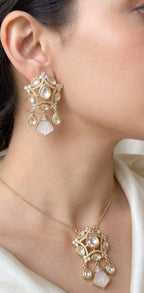 Regal Mother of Pearl Kundan Set