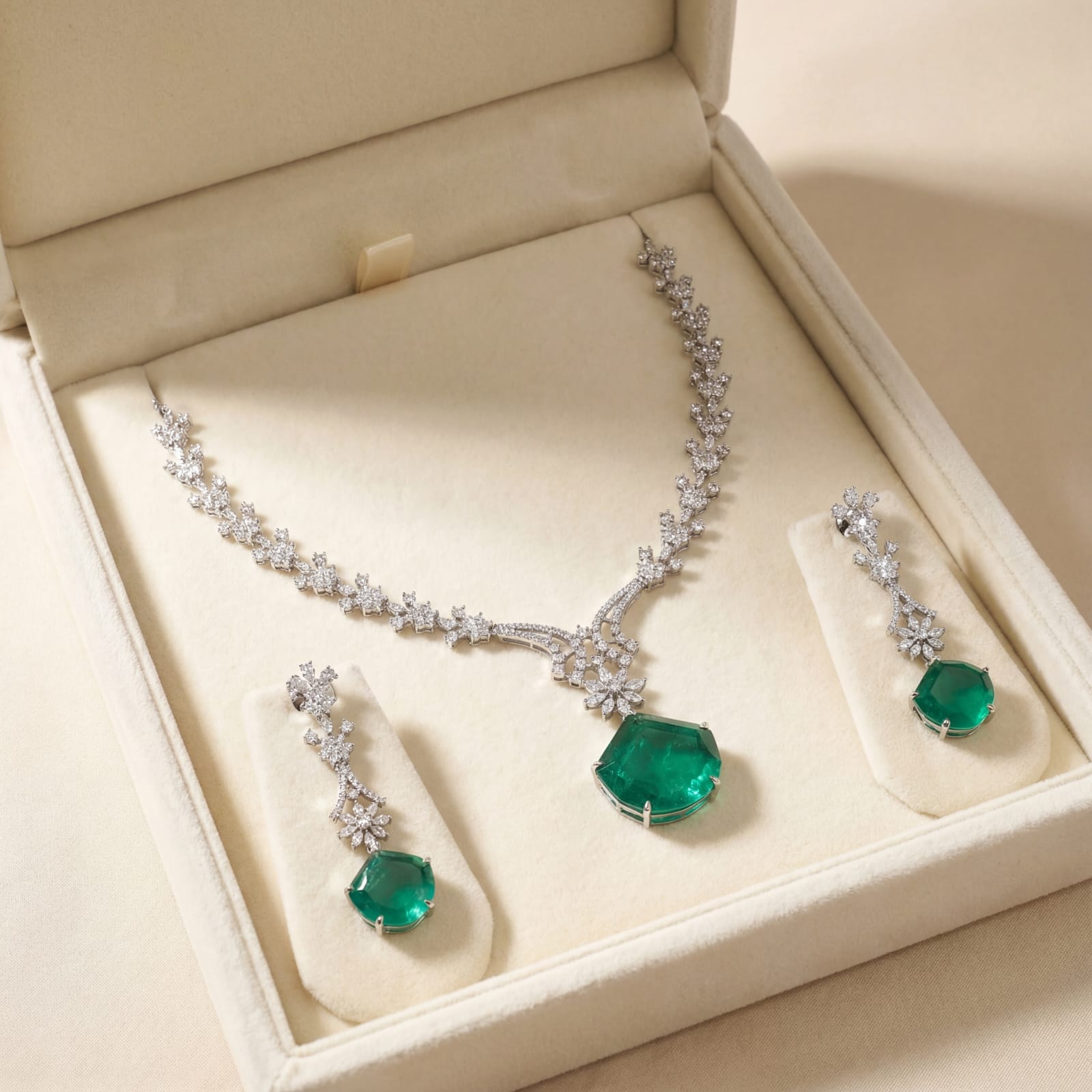 Regal Emerald Luxe American Diamond Necklace Set