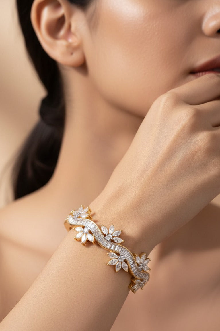 ✨ Floral Wave American Diamond Bracelet